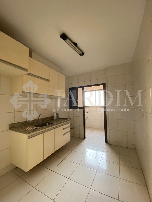 Apartamento para alugar com 3 quartos, 86m² - Foto 2