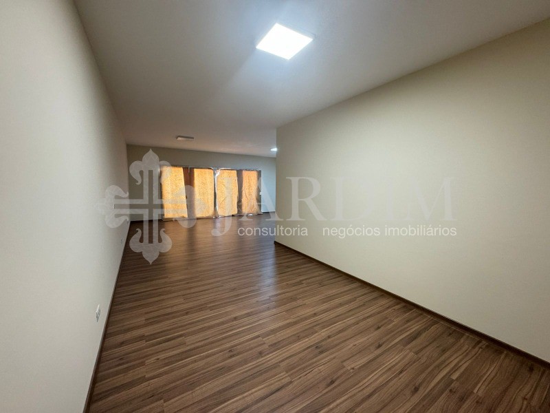 Apartamento à venda com 3 quartos, 160m² - Foto 2