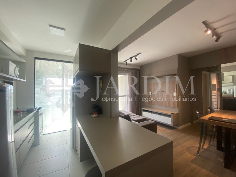 Apartamento à venda com 2 quartos, 67m² - Foto 1