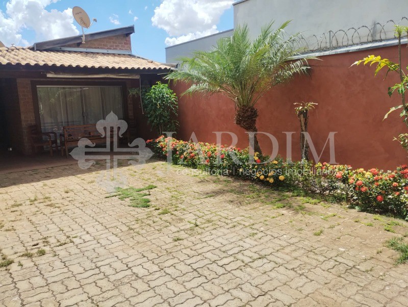 Casa à venda com 3 quartos, 520m² - Foto 2