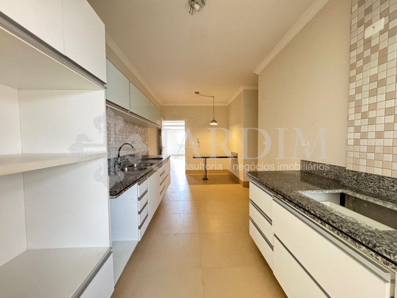 Apartamento à venda e aluguel com 3 quartos, 196m² - Foto 1