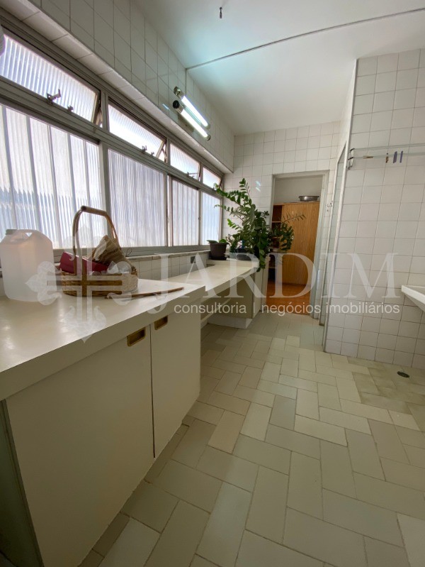 Apartamento à venda com 3 quartos, 196m² - Foto 19