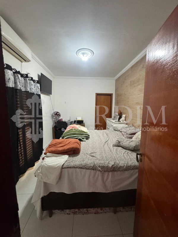 Casa à venda com 3 quartos, 300m² - Foto 8