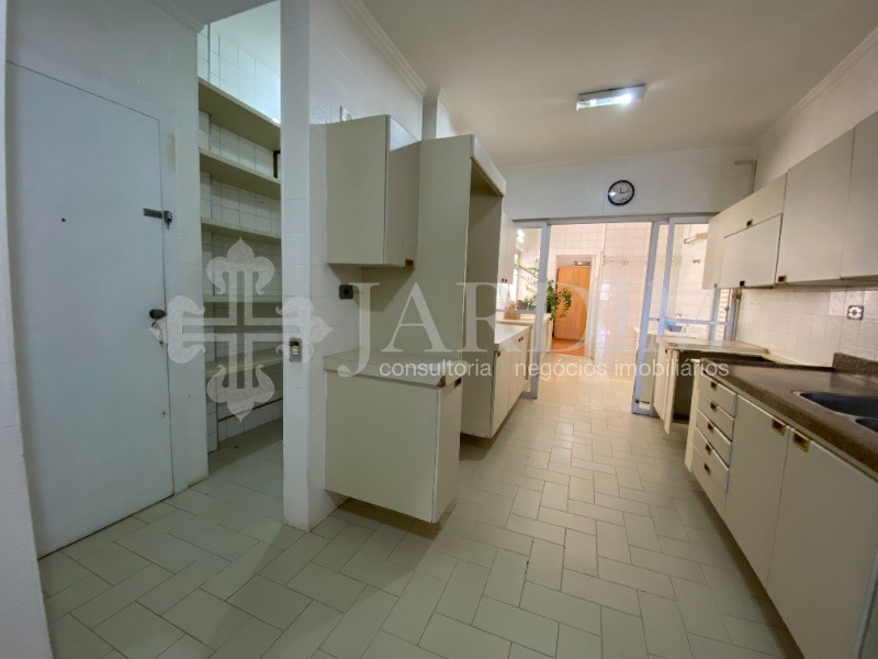 Apartamento à venda com 3 quartos, 196m² - Foto 13