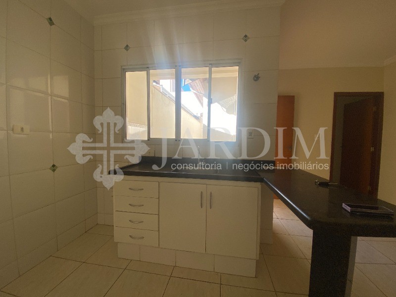 Casa à venda com 3 quartos, 125m² - Foto 1