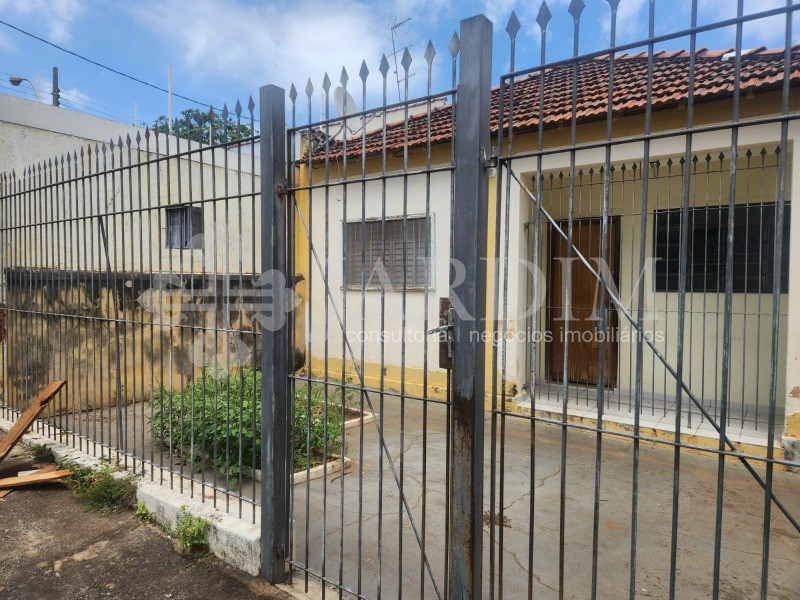 Casa à venda com 2 quartos, 162m² - Foto 2