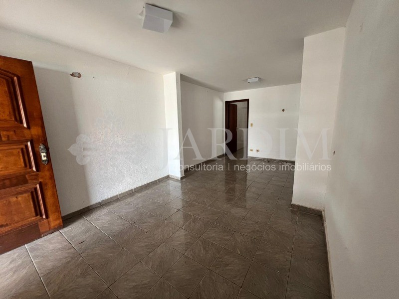 Casa à venda e aluguel com 3 quartos, 125m² - Foto 1