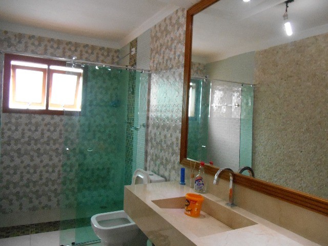 Sobrado à venda com 3 quartos, 300m² - Foto 1