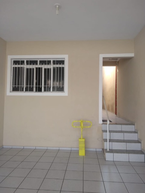 Sobrado à venda com 5 quartos, 200m² - Foto 1