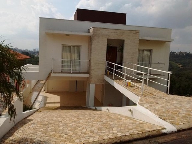 Sobrado à venda e aluguel com 3 quartos, 330m² - Foto 1