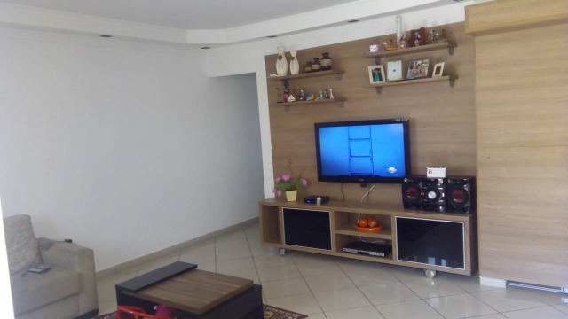 Sobrado à venda com 3 quartos, 240m² - Foto 1