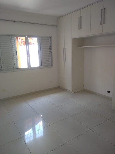 Sobrado à venda com 3 quartos, 200m² - Foto 11