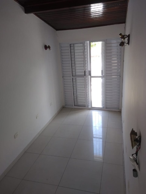 Sobrado à venda com 3 quartos, 200m² - Foto 13