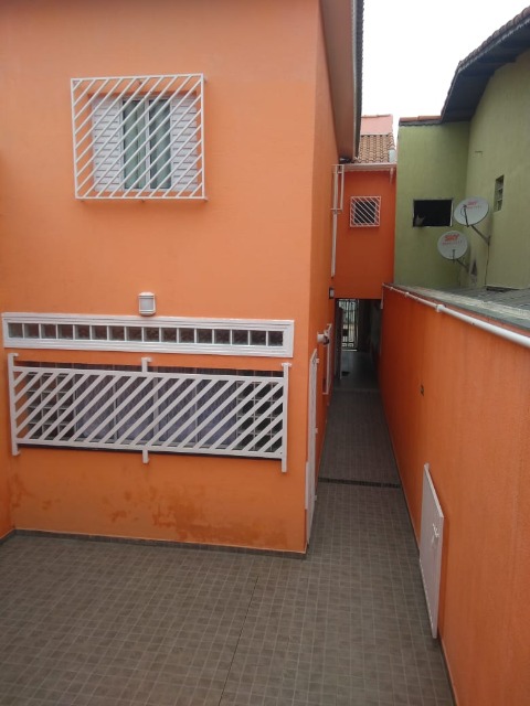 Sobrado à venda com 2 quartos, 120m² - Foto 2