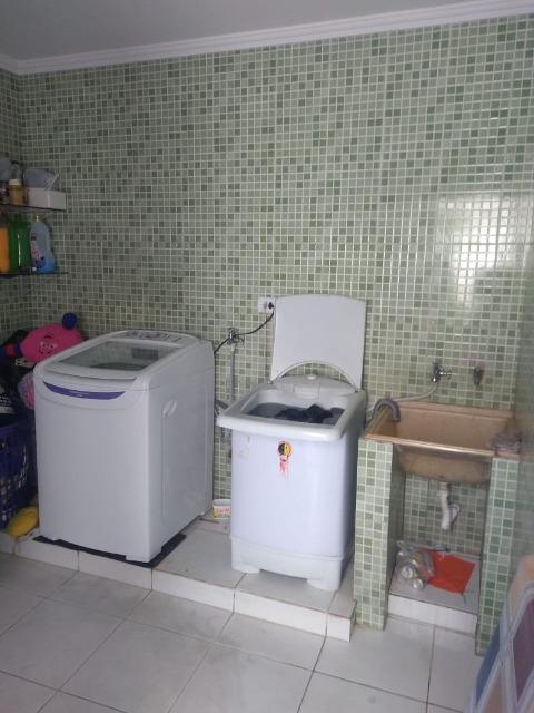 Sobrado à venda com 6 quartos, 240m² - Foto 17