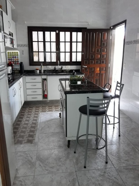 Sobrado à venda com 4 quartos, 220m² - Foto 13