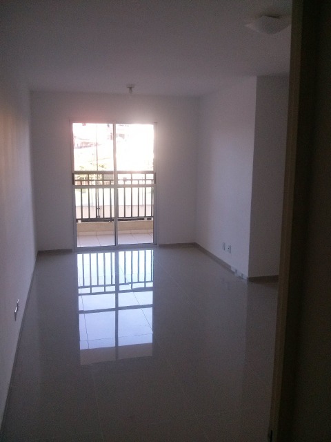 Apartamento à venda com 3 quartos, 67m² - Foto 2