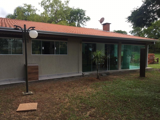 Casa à venda e aluguel com 3 quartos, 450m² - Foto 1