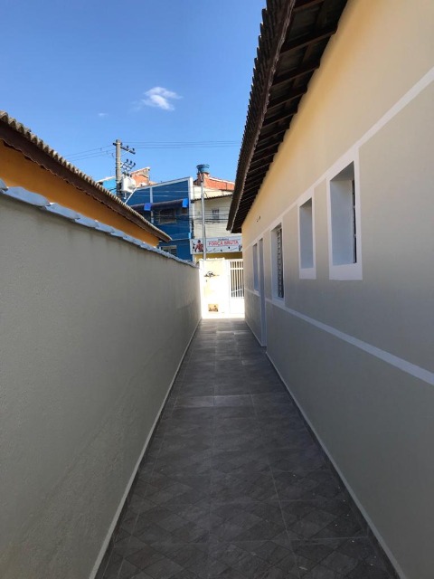 Casa à venda com 2 quartos, 65m² - Foto 3