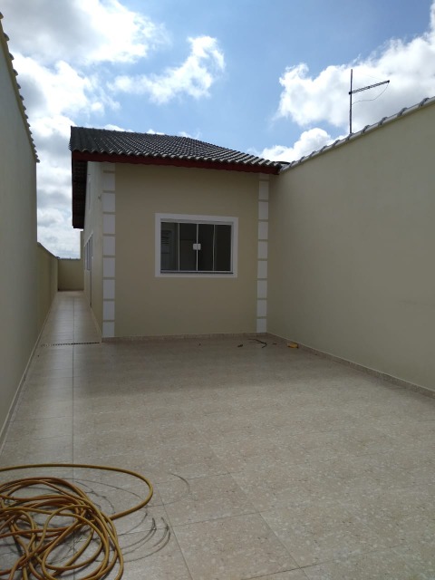 Casa à venda com 2 quartos, 125m² - Foto 2