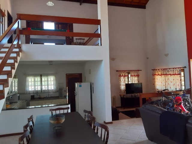 Casa à venda e aluguel com 4 quartos, 300m² - Foto 9