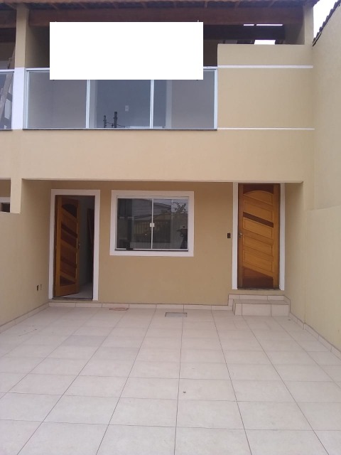 Casa à venda com 2 quartos, 70m² - Foto 1