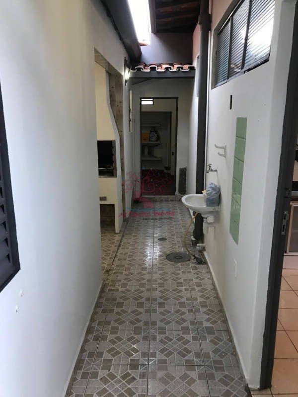 Casa à venda com 3 quartos, 250m² - Foto 22