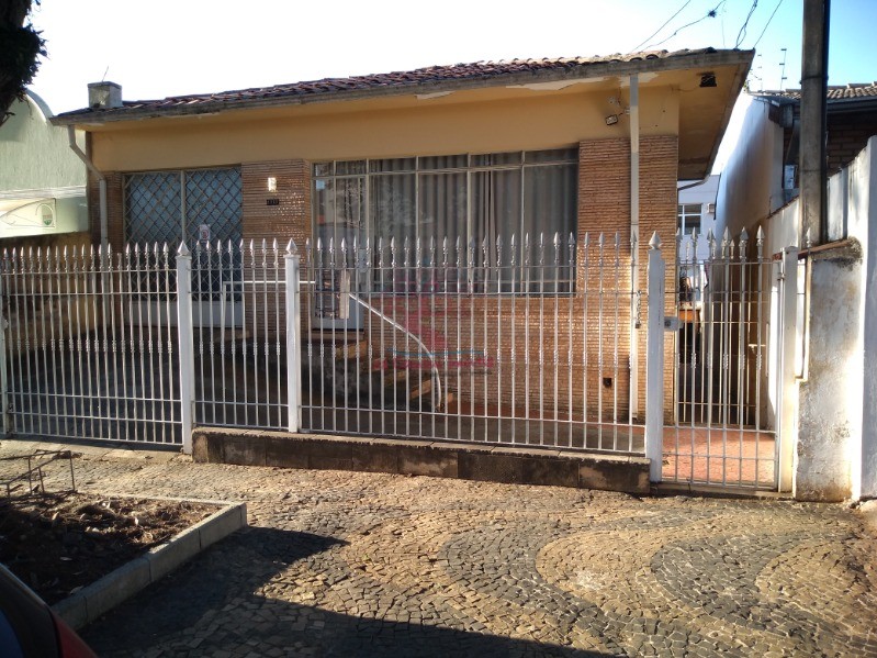 Casa à venda com 4 quartos, 195m² - Foto 2