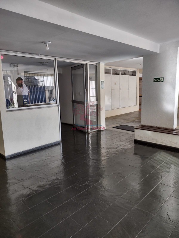 Apartamento à venda com 2 quartos, 80m² - Foto 2