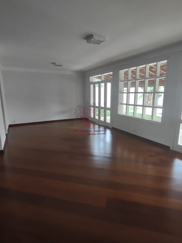 Casa de Condomínio para alugar com 4 quartos, 600m² - Foto 4