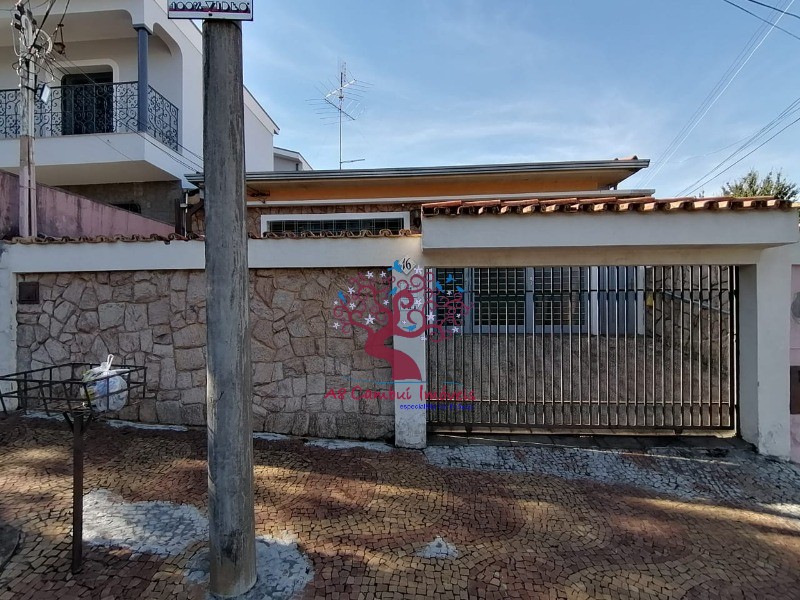 Casa à venda com 3 quartos, 300m² - Foto 1