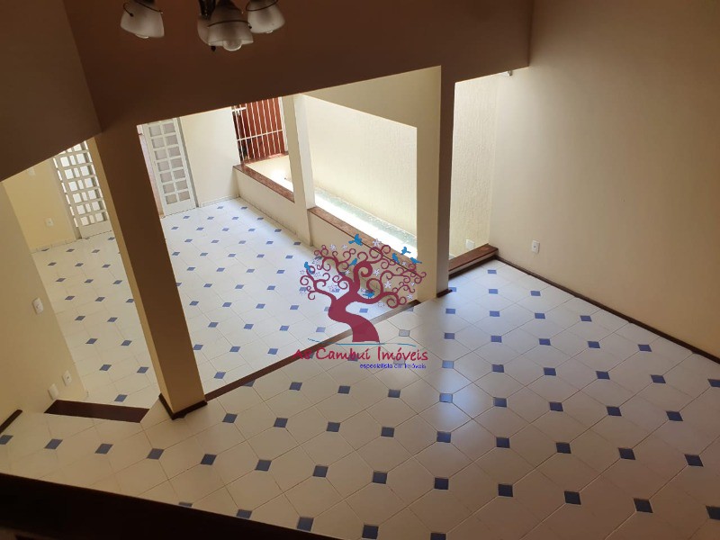 Sobrado à venda com 5 quartos, 300m² - Foto 2