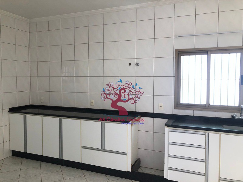 Casa à venda com 3 quartos, 250m² - Foto 28