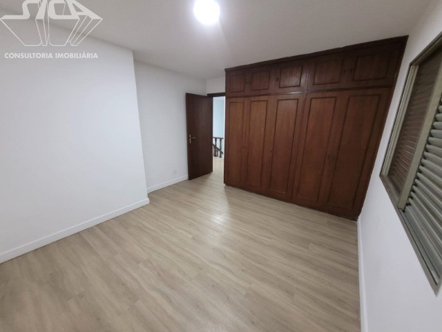 Prédio Inteiro para alugar com 4 quartos, 250m² - Foto 1