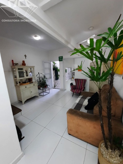 Sobrado à venda com 4 quartos, 160m² - Foto 1
