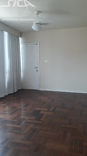 Apartamento à venda com 3 quartos, 135m² - Foto 2