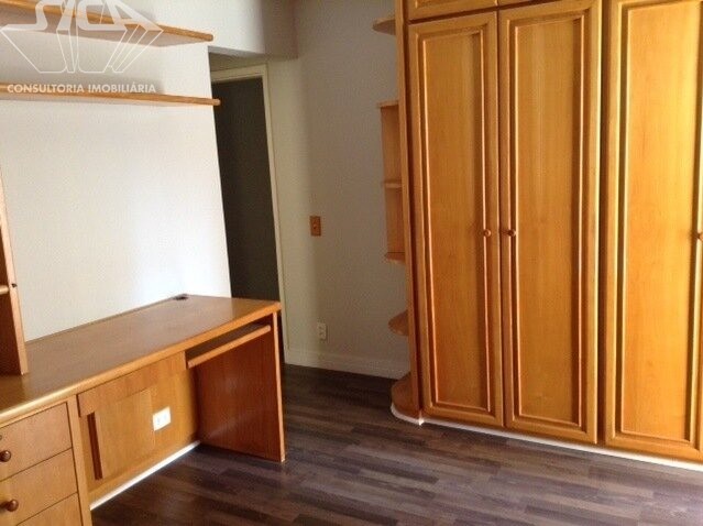 Apartamento para alugar com 4 quartos, 208m² - Foto 1