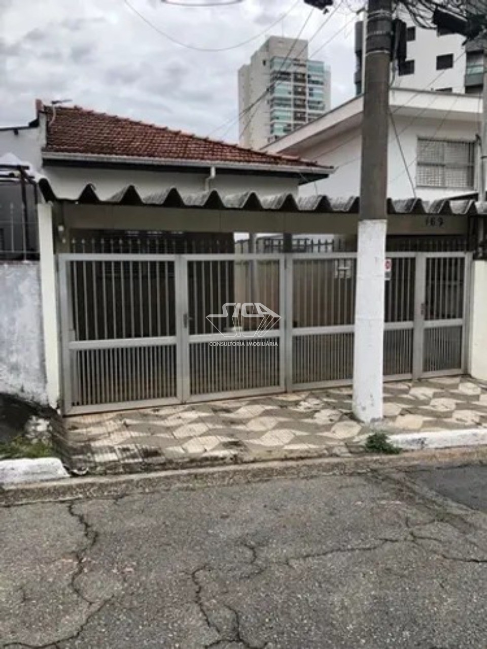 Sobrado à venda com 4 quartos, 150m² - Foto 1