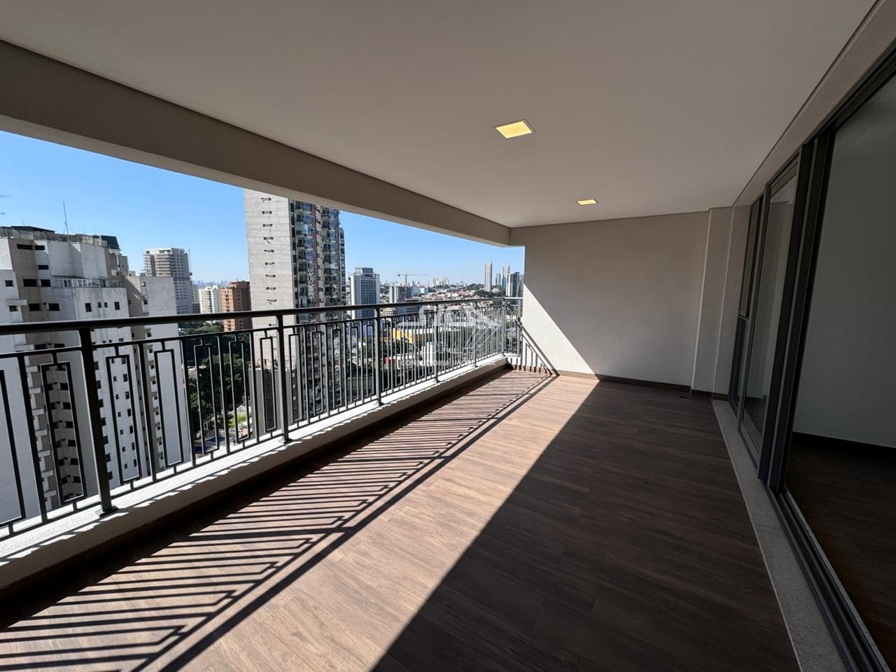 Apartamento à venda com 4 quartos, 144m² - Foto 3