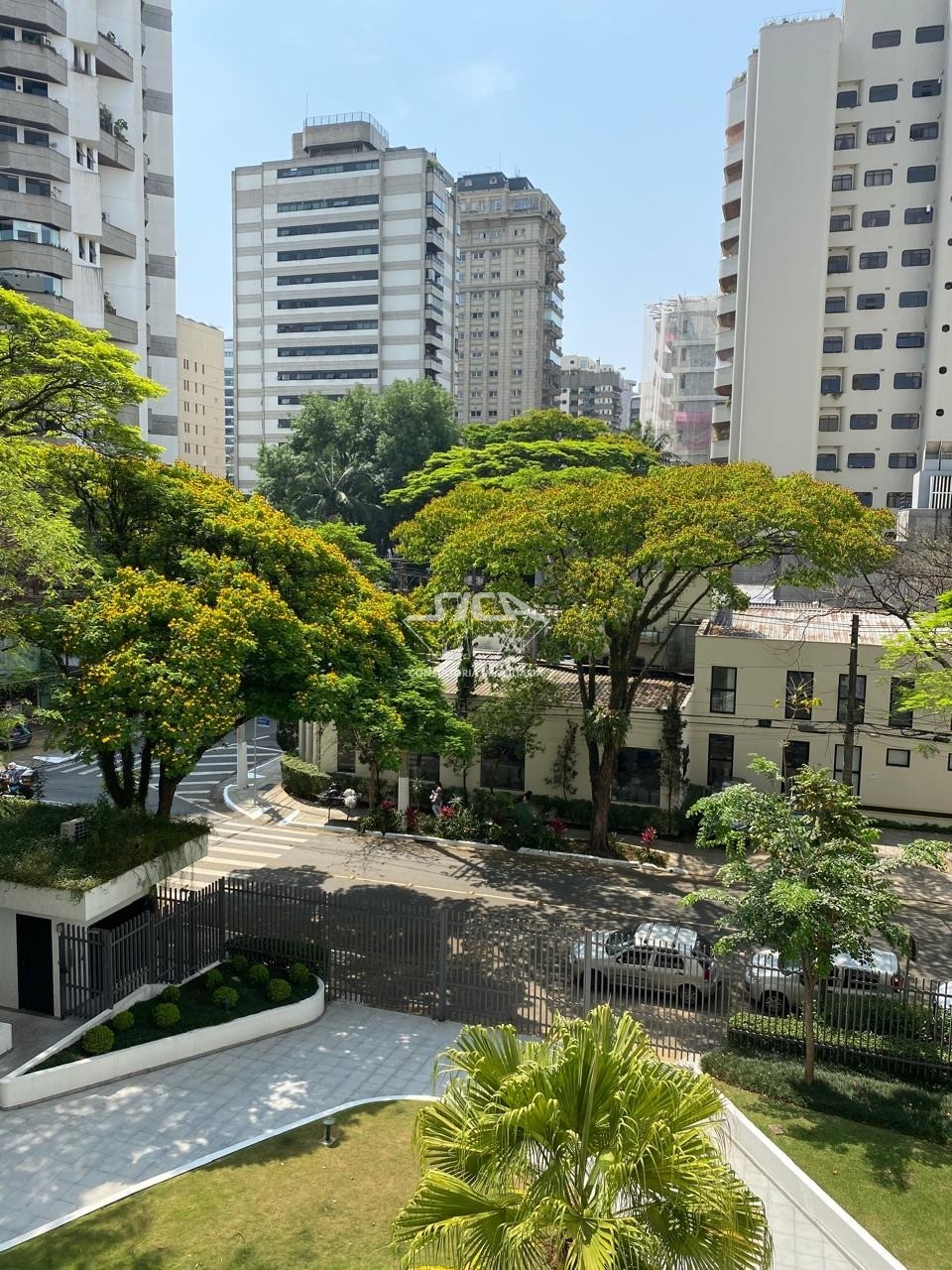 Apartamento à venda com 3 quartos, 182m² - Foto 1