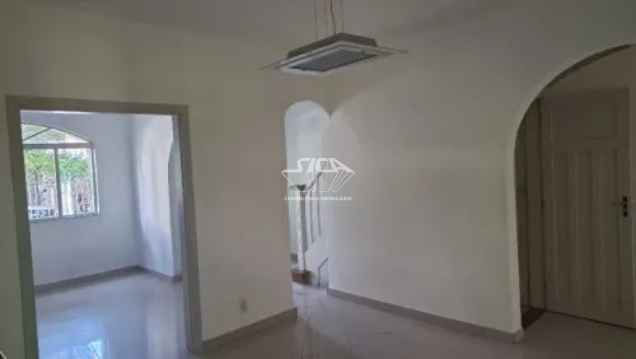 Prédio Inteiro para alugar com 3 quartos, 200m² - Foto 1