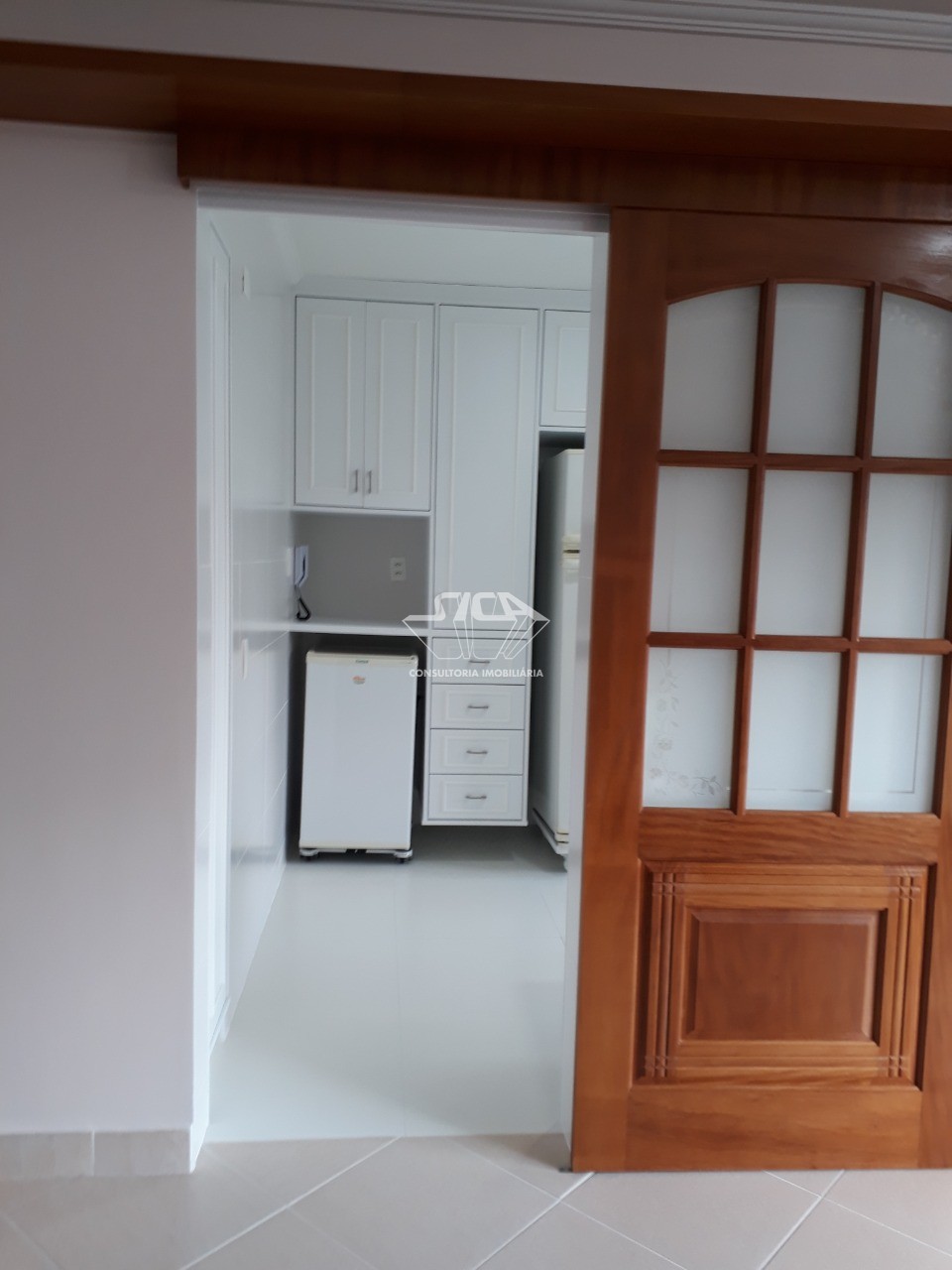 Apartamento à venda com 2 quartos, 72m² - Foto 4