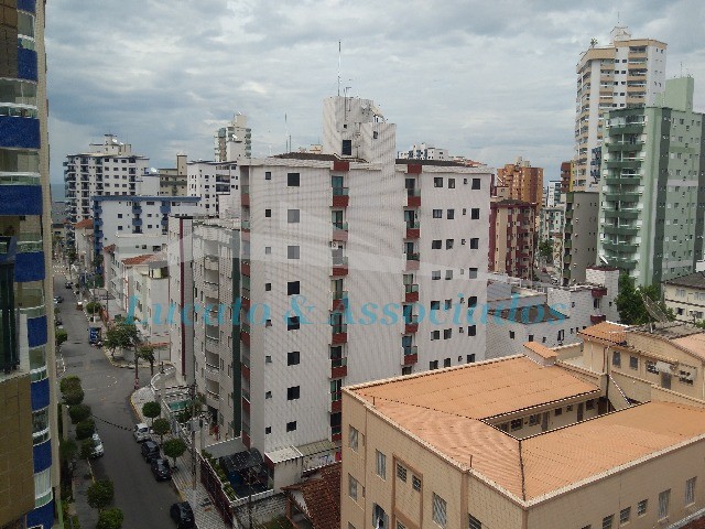 Apartamento para alugar com 2 quartos, 68m² - Foto 13