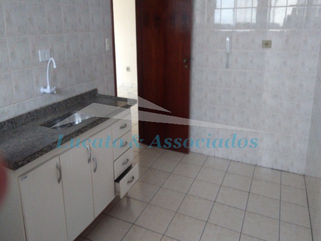 Apartamento para alugar com 2 quartos, 68m² - Foto 15
