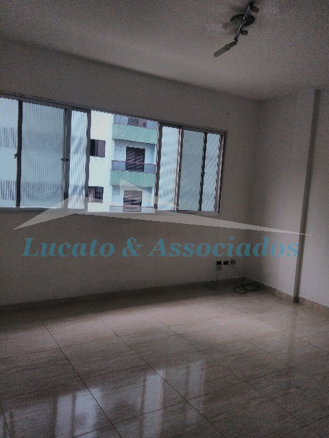 Apartamento à venda com 2 quartos, 70m² - Foto 4