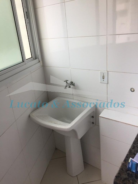 Apartamento para alugar com 2 quartos, 80m² - Foto 11