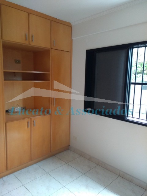 Apartamento à venda com 2 quartos, 64m² - Foto 12