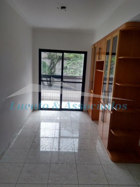 Apartamento à venda com 2 quartos, 64m² - Foto 8