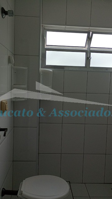 Apartamento para alugar com 2 quartos, 70m² - Foto 13