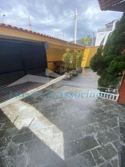 Casa à venda com 3 quartos, 300m² - Foto 12